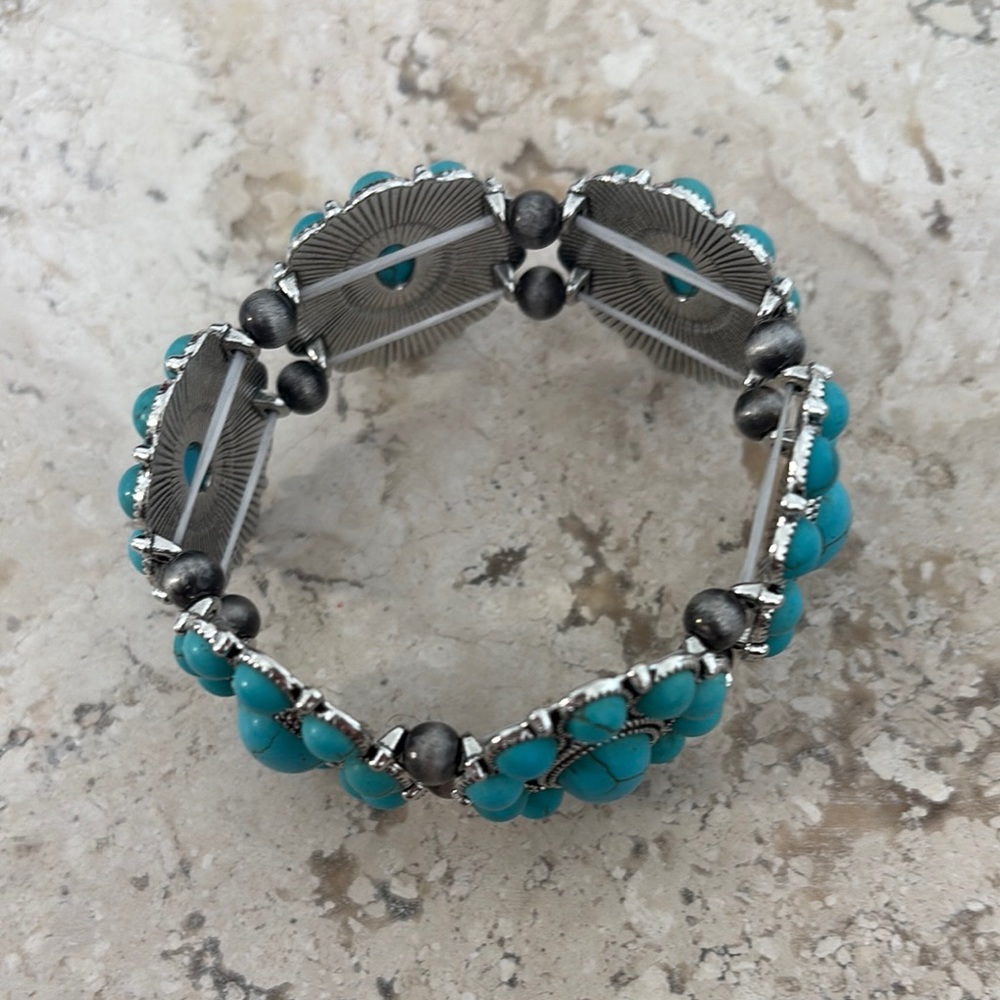 NWOT Turquoise and Silver Bracelet - Picture 3 of 4